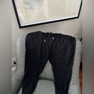 HALARA Black Activewear high wasted draw string joggers. Brand new with tags